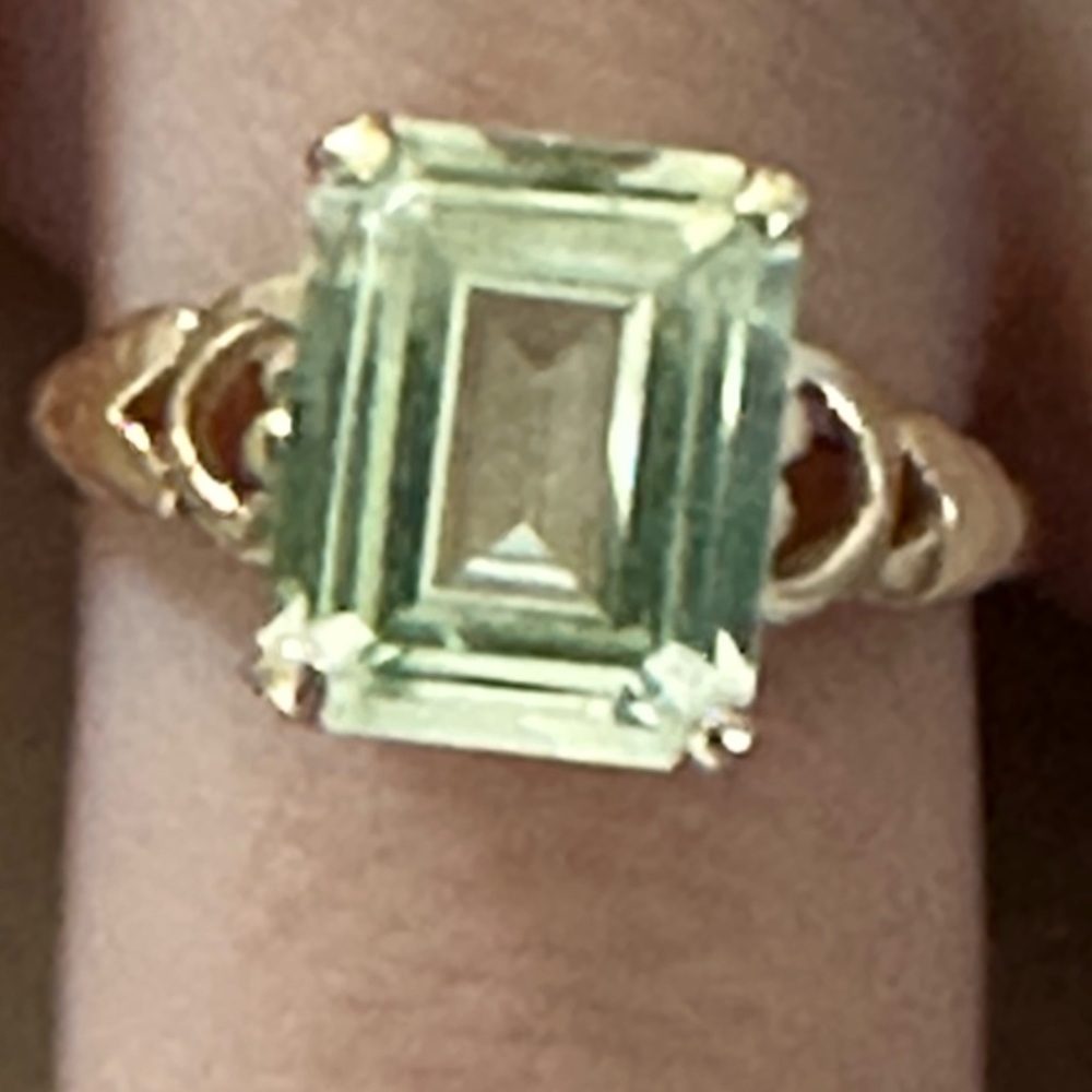 14k real solid Gold with Green Topaz ring